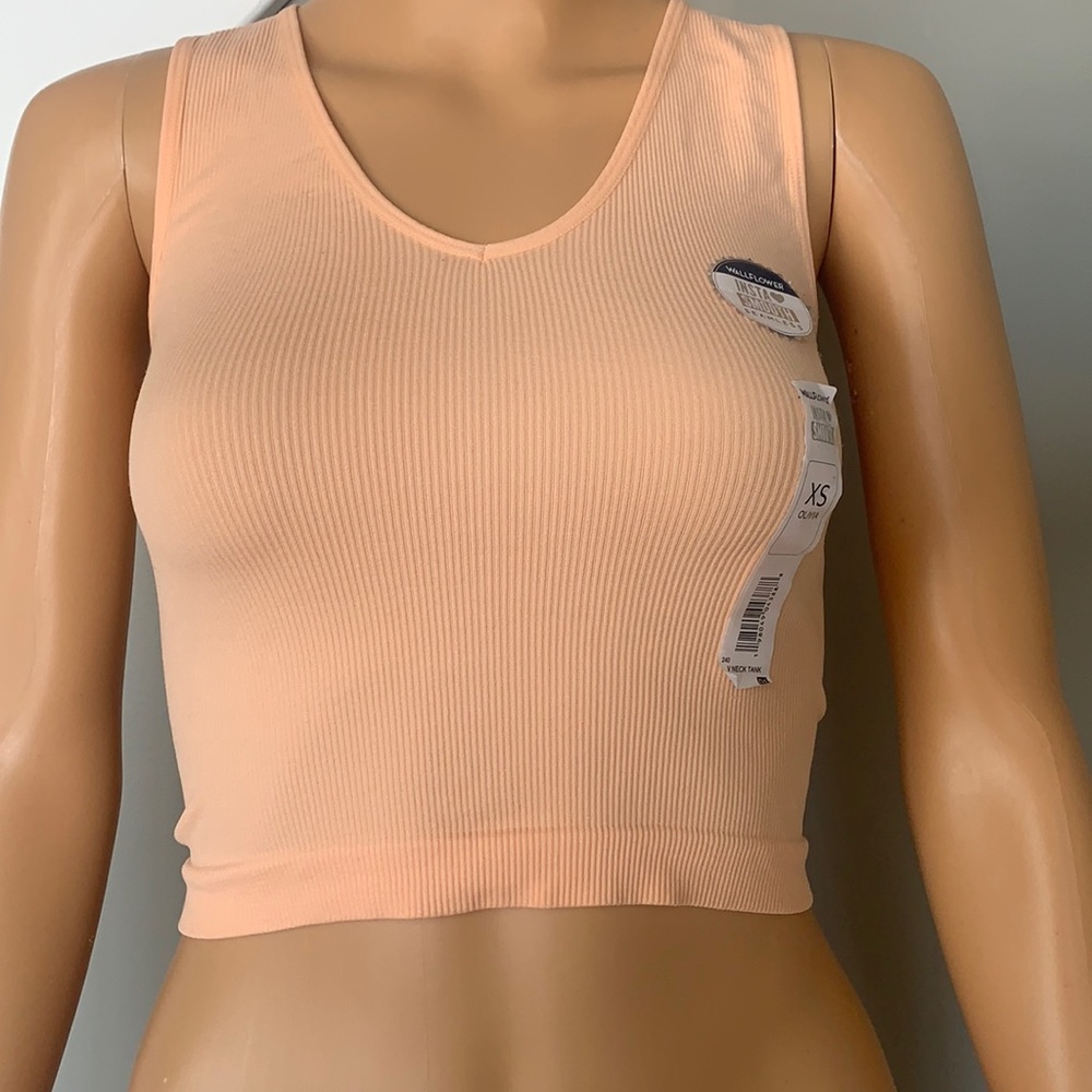 Nwt crop top - Picture 1 of 4